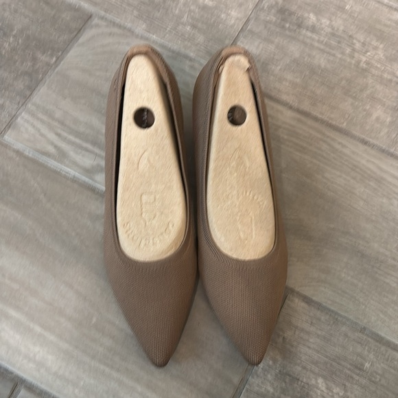 Vivaia Aria wedges; 39.5 (8.5us) in espresso, w/ ORIGINAL BOX! Great condition! - Picture 5 of 6